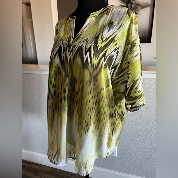 Chico’s short sleeved blouse - Chico’s size 0 / Small - - Picture 2 of 8